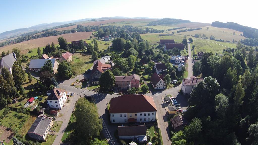 BožanovRestaurace Na Krizovatce公寓 外观 照片